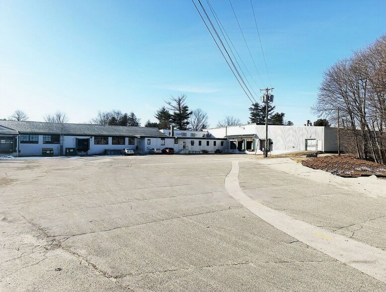 1 Hampshire Dr, Milford, NH à vendre - Photo du bâtiment - Image 1 de 14