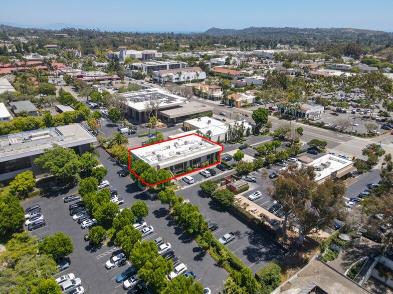 3938 State St, Santa Barbara, CA à louer - Photo du bâtiment - Image 1 de 6