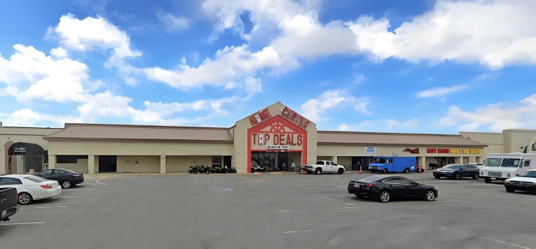 5074-5206 W 38th St, Indianapolis, IN à louer - Photo du bâtiment - Image 2 de 12