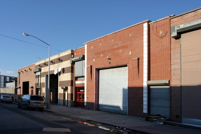 Plus de détails pour 133-137 48th St, Brooklyn, NY - Industriel à louer