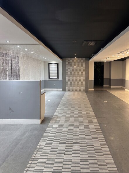 2836 3rd Ave, Bronx, NY à louer - Photo du bâtiment - Image 3 de 6