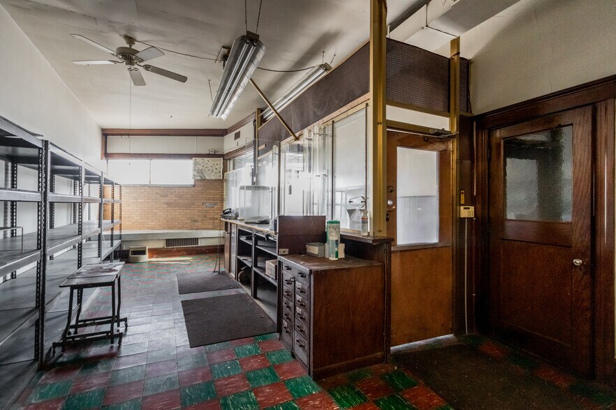 6349 Grand River Ave, Detroit, MI à vendre - Photo du bâtiment - Image 3 de 10