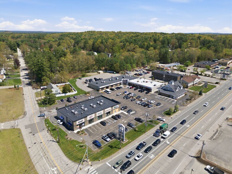 493 Amherst St, Nashua, NH à louer - Photo du bâtiment - Image 1 de 10
