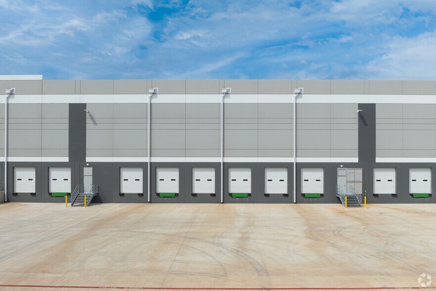 201 S Clay Rd, Sunnyvale, TX for lease - Building Photo - Image 2 of 5