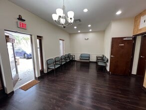 533 Medical Oaks Ave, Brandon, FL for lease Interior Photo- Image 2 of 24