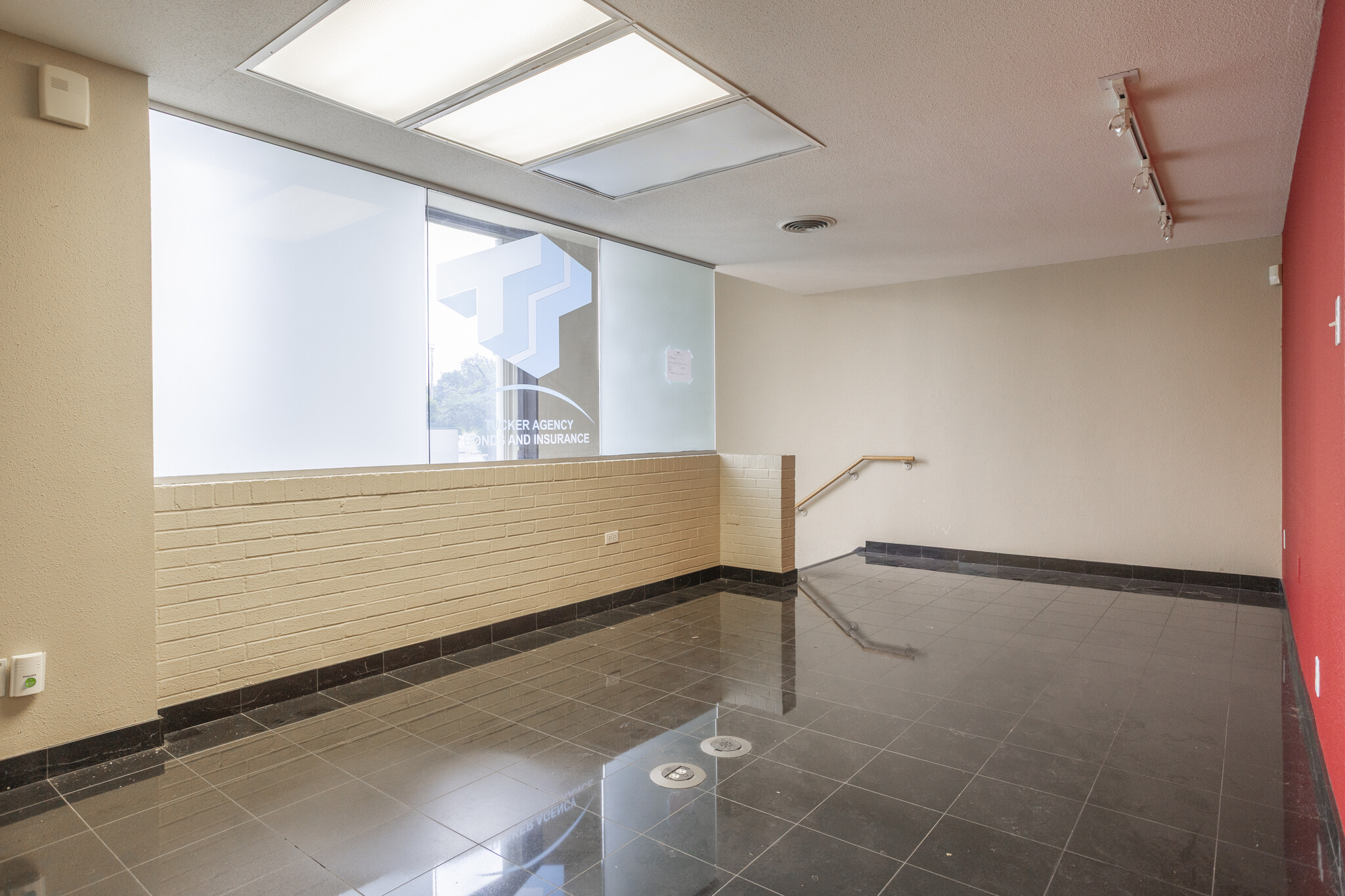 900 Summit Ave, Fort Worth, TX for lease Building Photo- Image 1 of 5