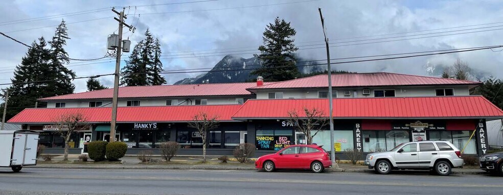 821 6 Ave, Hope, BC à vendre - Photo du bâtiment - Image 2 de 4