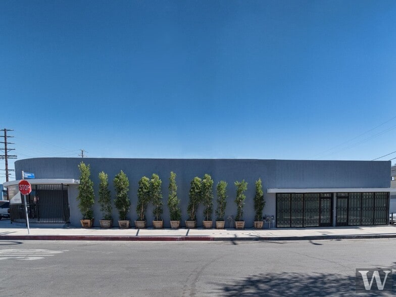12128 Vanowen St, North Hollywood, CA for lease - Building Photo - Image 3 of 3