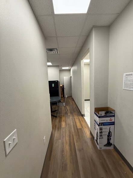 905 3rd St, Marble Falls, TX for sale - Building Photo - Image 2 of 17