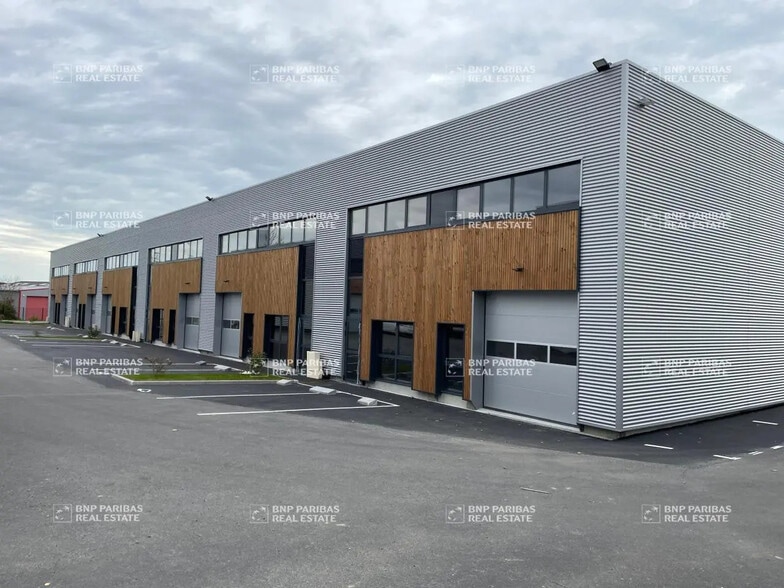 Local d'activités dans Basse-Goulaine à vendre - Photo du bâtiment - Image 2 de 6