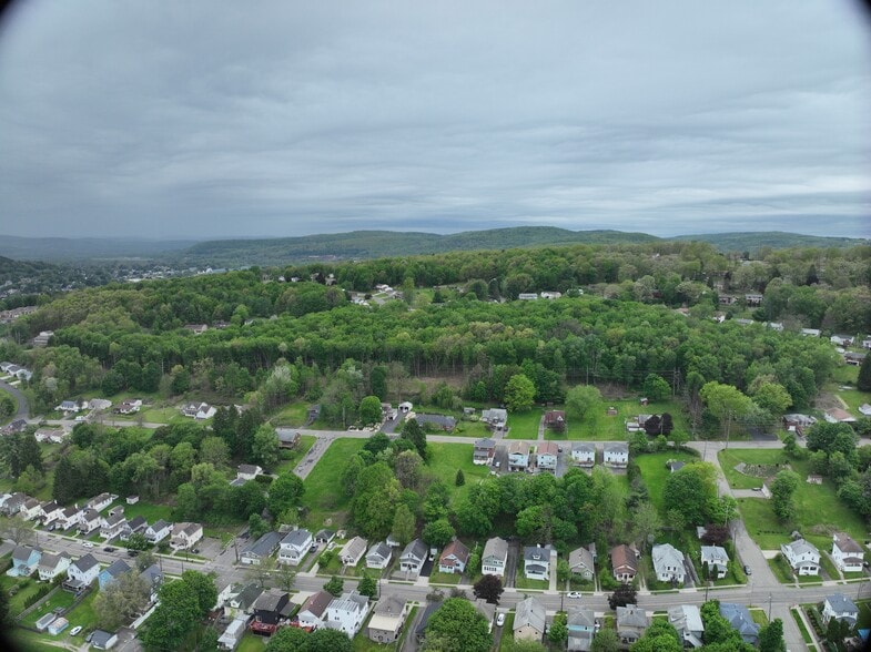 94 Skye Island Dr, Endicott, NY for sale - Matterport Community - Image 3 of 19