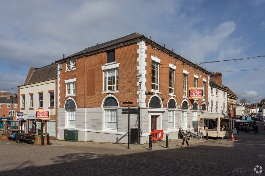 3-5 Market Pl, Hinckley for lease - Primary Photo - Image 1 of 6
