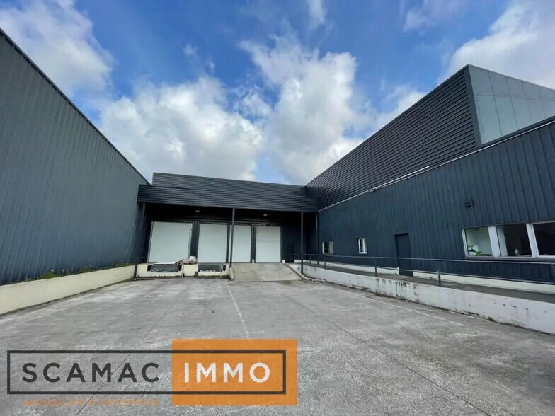 Office in Combs-la-Ville for lease - Building Photo - Image 1 of 2