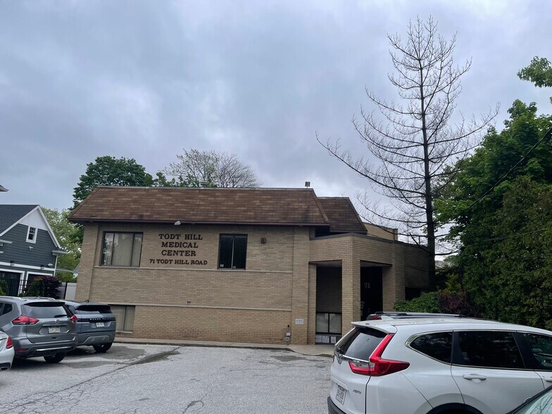 71 Todt Hill Rd, Staten Island, NY à louer - Photo du bâtiment - Image 2 de 13