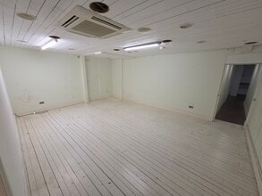 154 Bartholomew St, Newbury for sale Interior Photo- Image 2 of 5