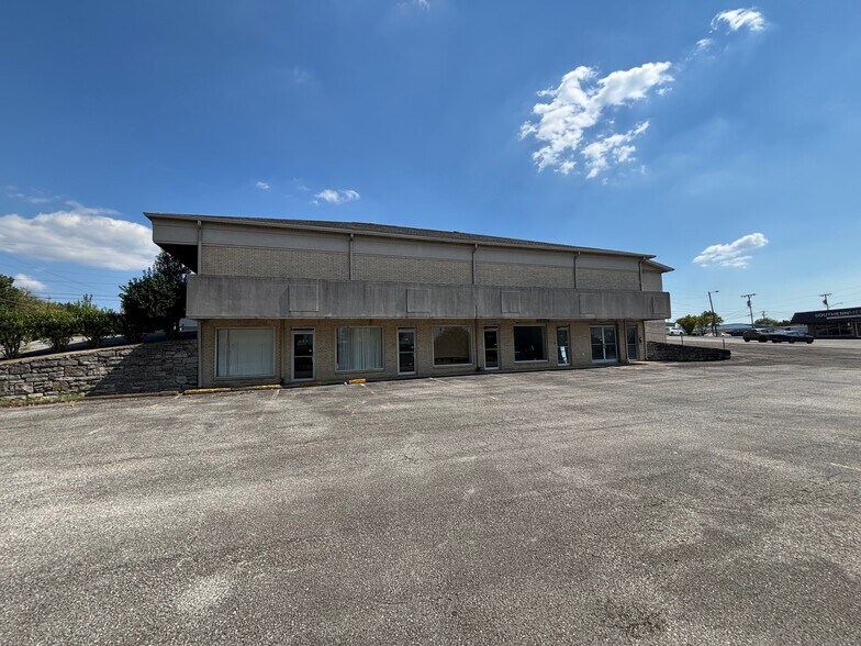 899-911 W Main St, Hendersonville, TN à vendre - Photo du bâtiment - Image 2 de 4