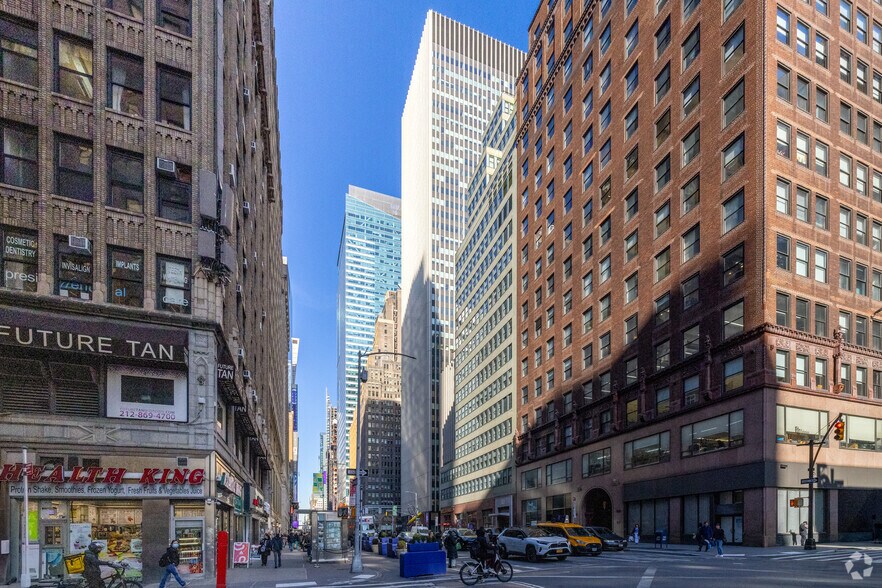 1411 Broadway, New York, NY à louer - Photo du bâtiment - Image 1 de 2