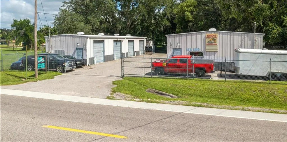 1641 N Combee Rd, Lakeland, FL à louer - Photo du bâtiment - Image 2 de 5