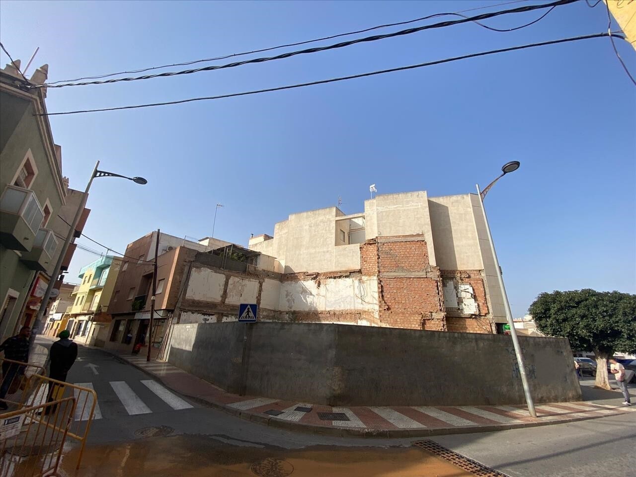 Calle Bartolomé Días, Roquetas de Mar, Almería for sale Primary Photo- Image 1 of 18
