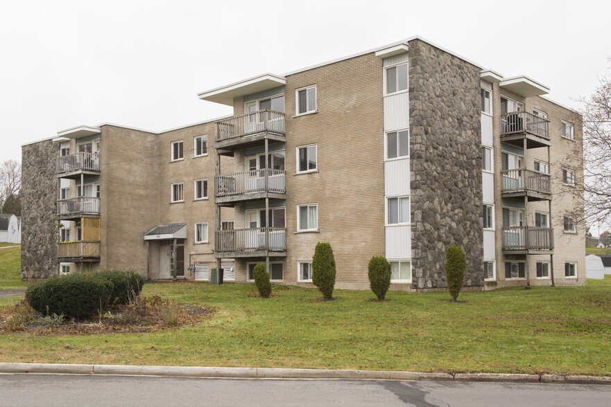 980 Onondaga St, Oromocto, NB à vendre - Photo principale - Image 1 de 1