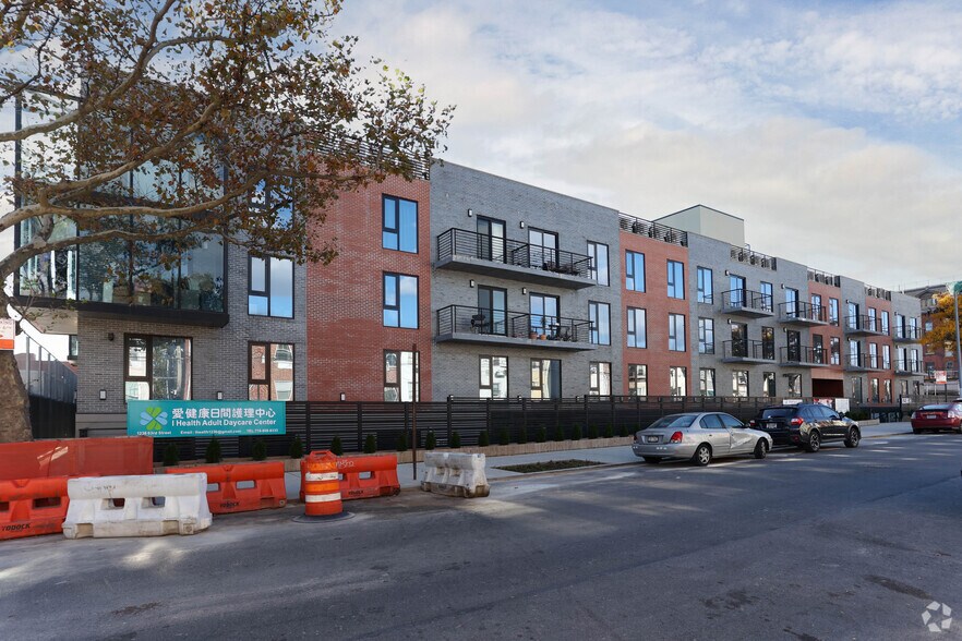 1238 63rd St, Brooklyn, NY à louer - Photo du bâtiment - Image 2 de 9