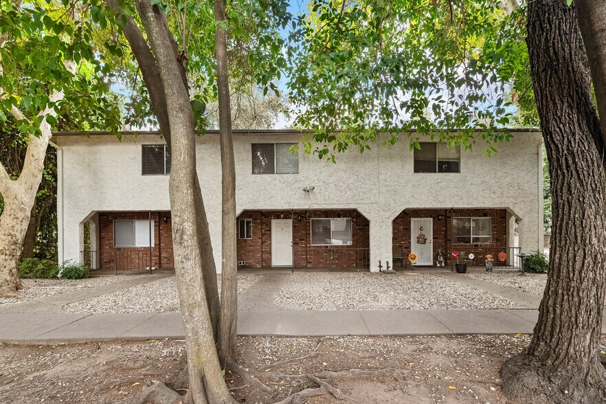 403 E Maple St, Chico, CA à vendre - Photo du bâtiment - Image 2 de 20