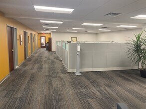 101-115 W Washington St, Indianapolis, IN à louer Photo du bâtiment- Image 2 de 7