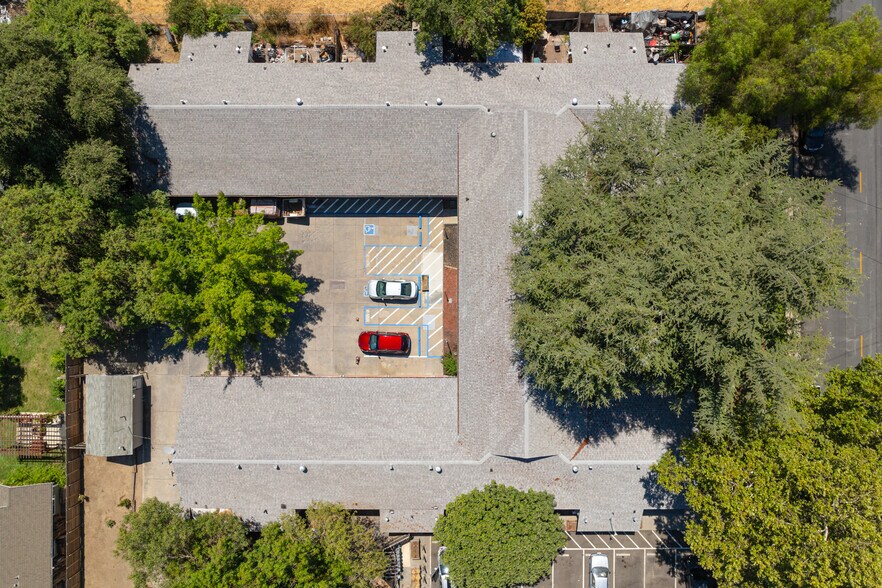 1617-1621 Lisbon Ave, West Sacramento, CA à vendre - Photo du bâtiment - Image 2 de 11