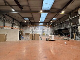 Plus de détails pour Bureau, Local d'activités à louer