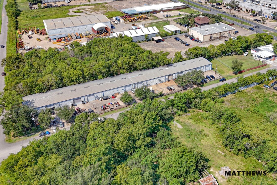 9210 Winkler Dr & 6730 Bracknell St portfolio of 2 properties for sale on LoopNet.ca - Building Photo - Image 1 of 4