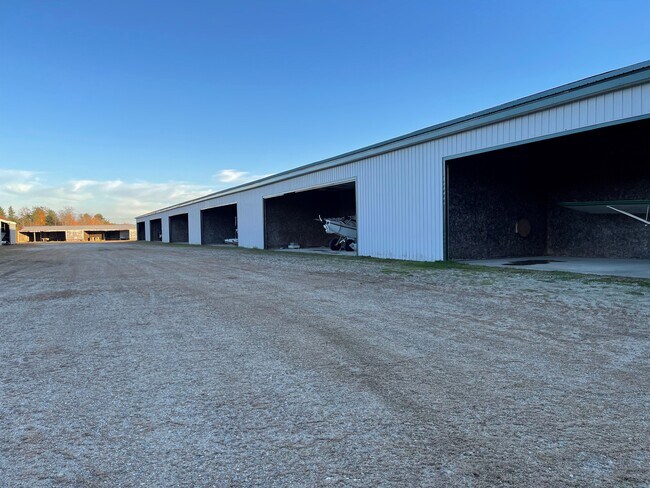 Plus de détails pour 40 Airport Rd, Turner, ME - Industriel à louer