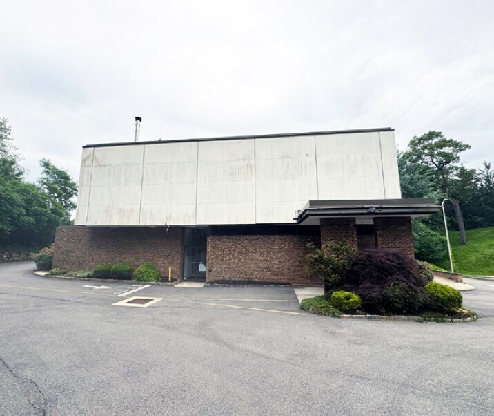 100 Corporate Park Dr, White Plains, NY for lease Building Photo- Image 1 of 4
