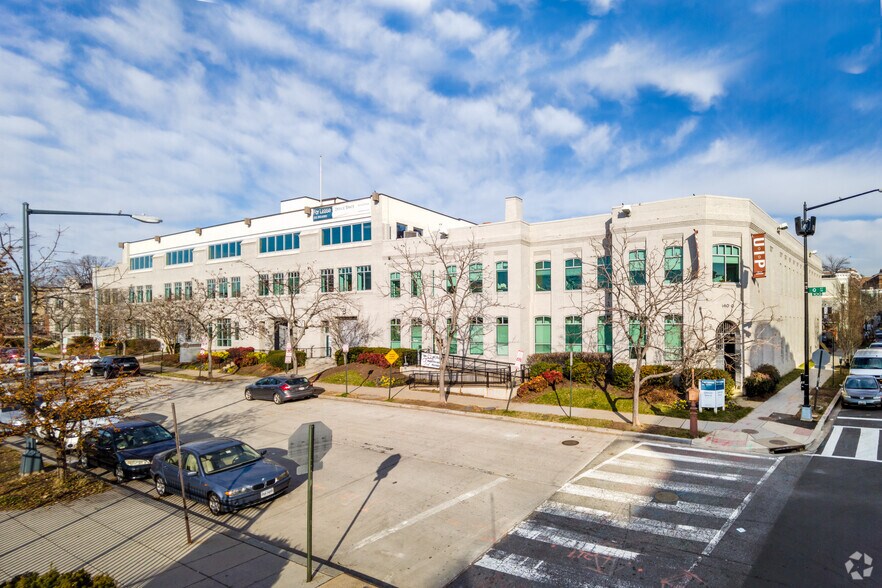 120 Q St NE, Washington, DC à louer - Photo du bâtiment - Image 2 de 20