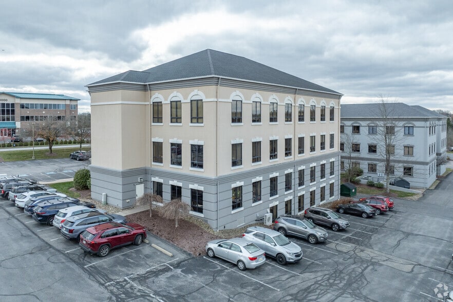 7500 Brooktree Rd, Wexford, PA for lease - Building Photo - Image 2 of 4