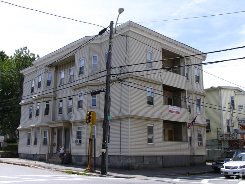 170-172 Riverside St, Lowell, MA à vendre - Photo principale - Image 1 de 2