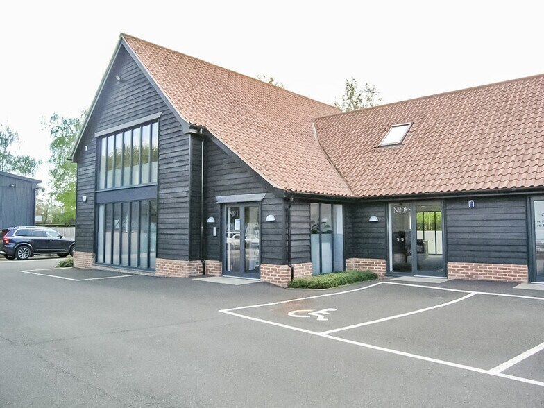 Crown Ln S, Ardleigh à louer - Photo du bâtiment - Image 1 de 4