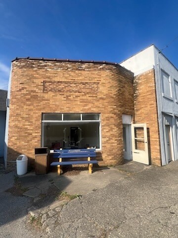 102 Main st, Hillsboro, IN for sale Primary Photo- Image 1 of 10