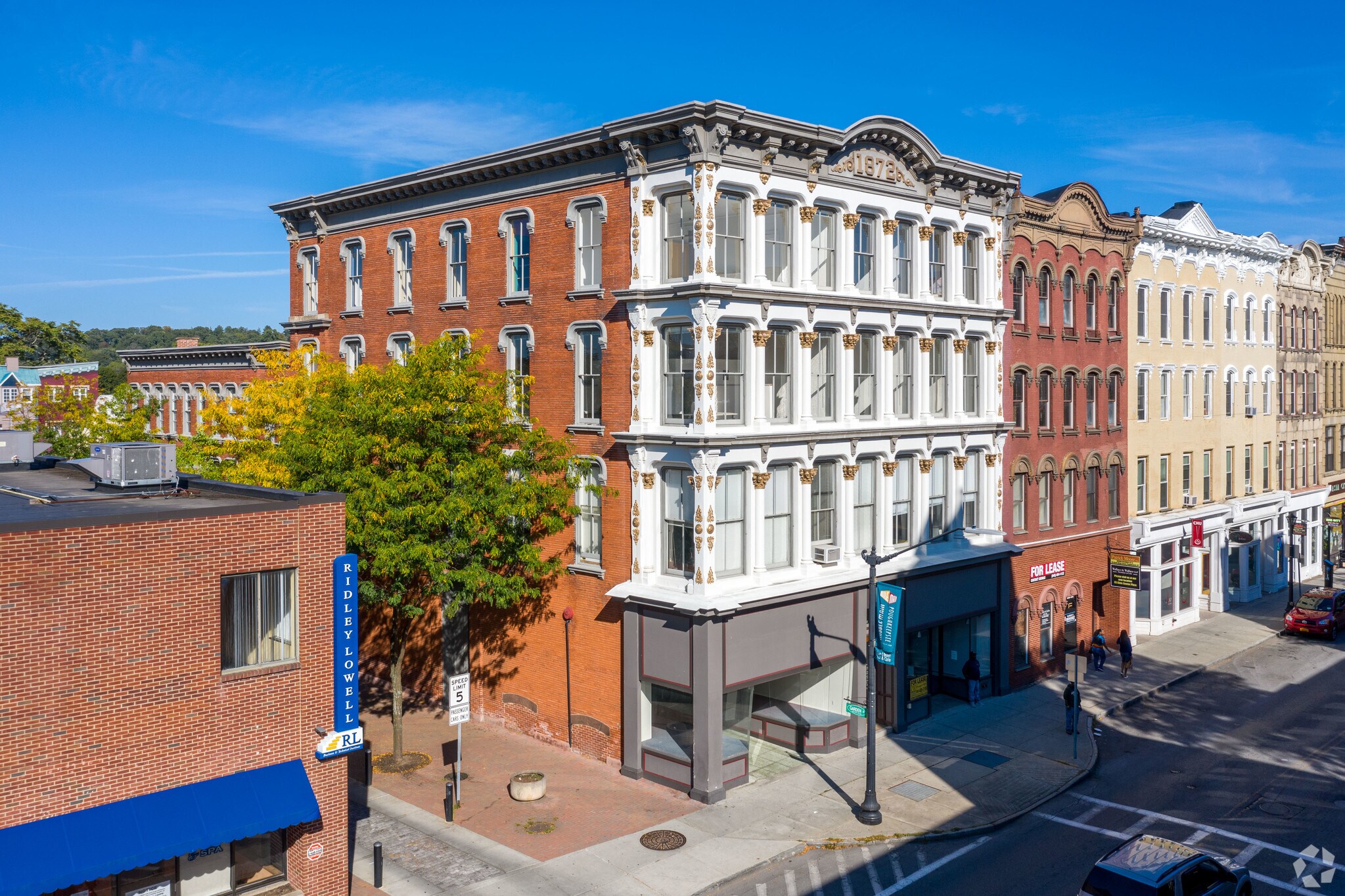 293-297 Main St, Poughkeepsie, NY à louer Photo du bâtiment- Image 1 de 13