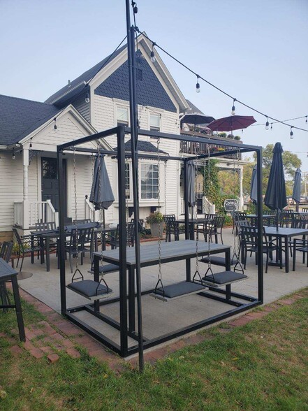 132 Old McHenry Rd, Long Grove, IL for lease - Building Photo - Image 2 of 4