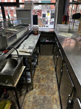 Plus de détails pour Multi-résidentiel à vendre