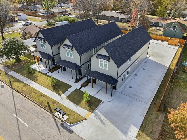 Plus de détails pour 816 N Main St, Broken Arrow, OK - Multi-résidentiel à vendre