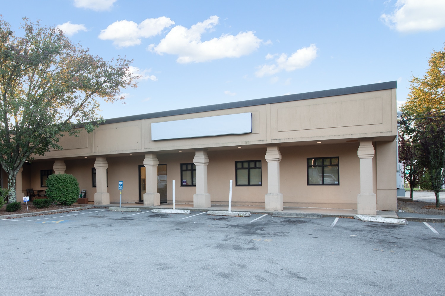 439 State Rd, North Dartmouth, MA for lease Interior Photo- Image 1 of 31