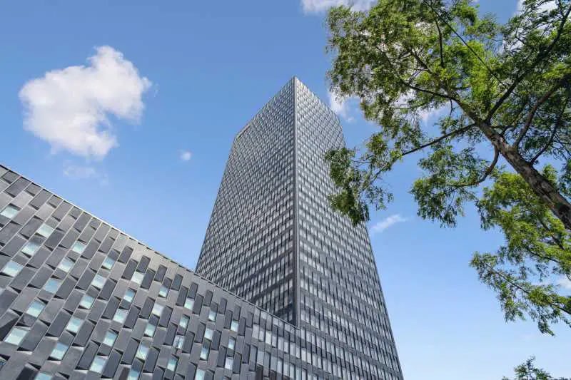 Office in Lyon for lease - Building Photo - Image 1 of 10