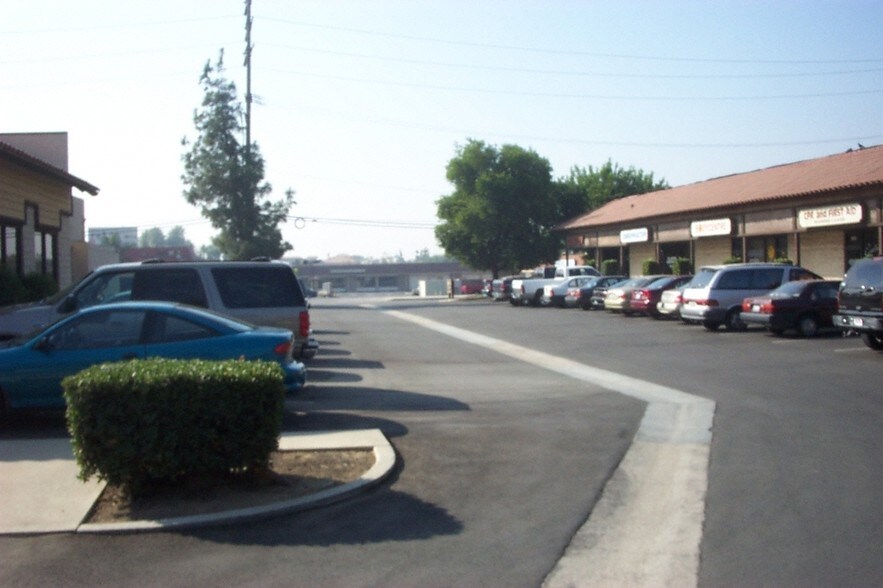 5260-5284 Francis Ave, Chino, CA à louer - Photo du bâtiment - Image 3 de 5
