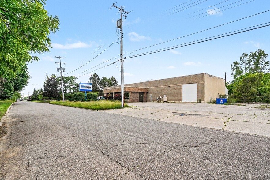 1834 Bagwell St, Flint, MI for sale - Building Photo - Image 3 of 28