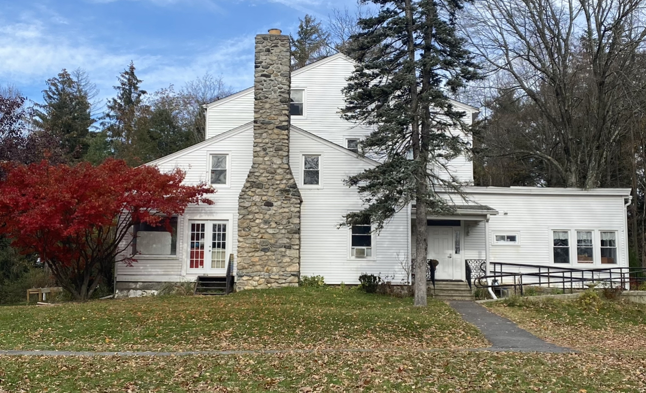 2405 Crompond Rd, Yorktown Heights, NY à vendre Photo du bâtiment- Image 1 de 1