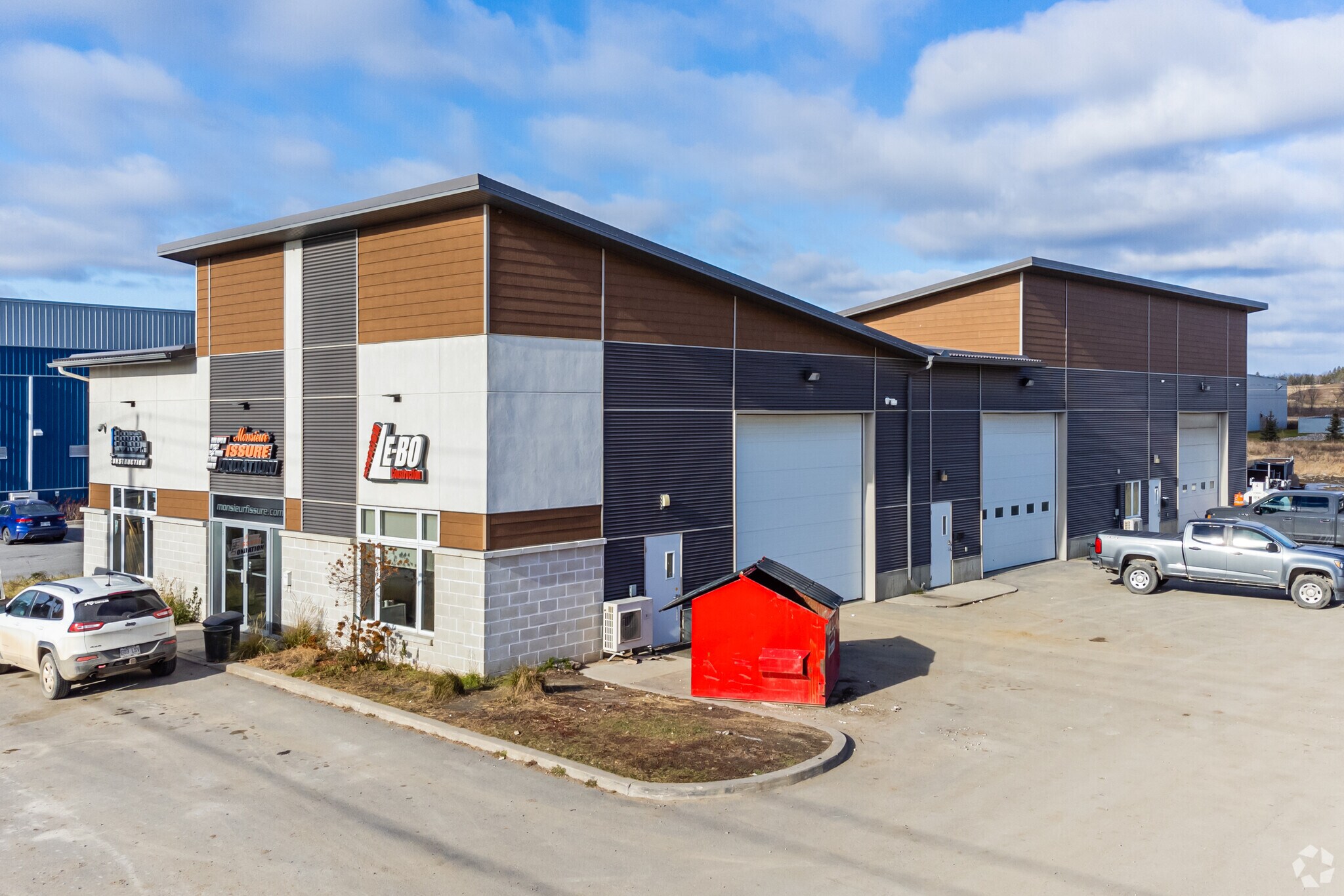 299 Ch Industriel, Gatineau, QC for sale Primary Photo- Image 1 of 1