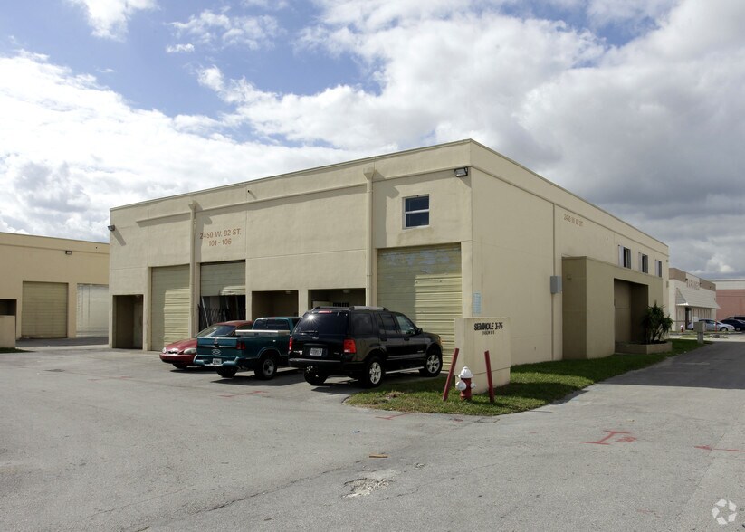 2450 W 82nd St, Hialeah, FL à louer - Photo du bâtiment - Image 1 de 16