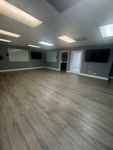 915 Middle River Dr, Fort Lauderdale, FL for lease Interior Photo- Image 1 of 6