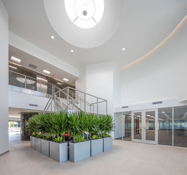 1290 Hercules Ave, Houston, TX à louer - Hall d’entrée - Image 3 de 16